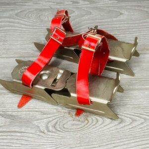 Vintage medal kids child’s ice skates retro leather strap adjustable sport skate